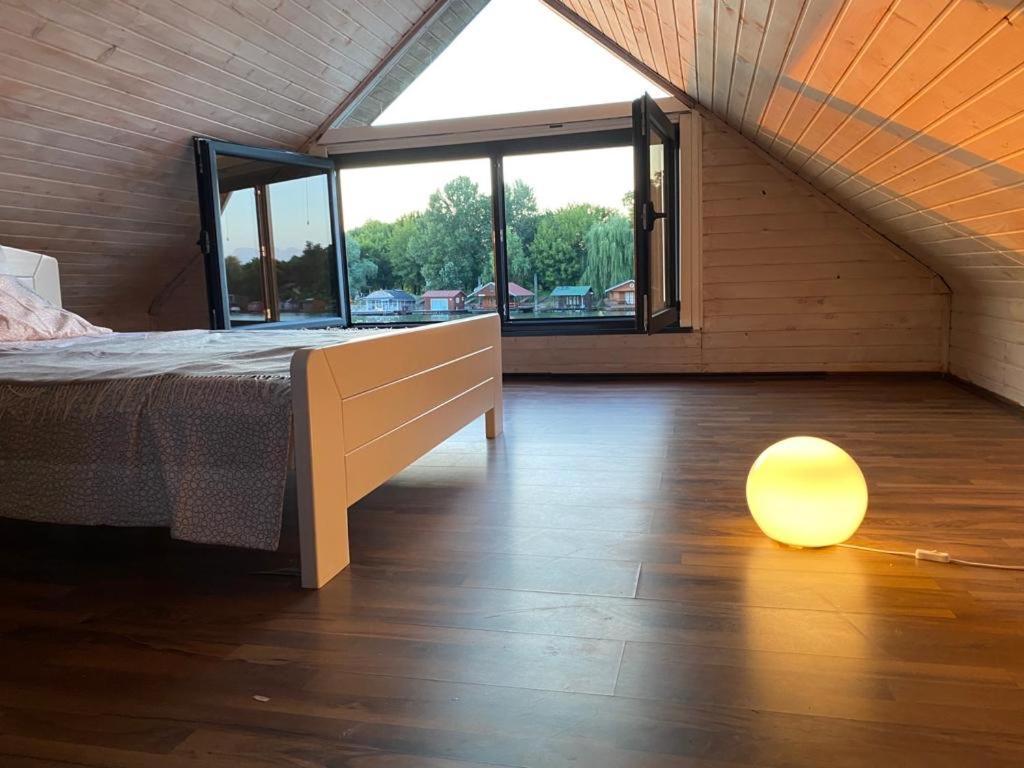 Loup 1981 Villa Bezanija Ngoại thất bức ảnh
