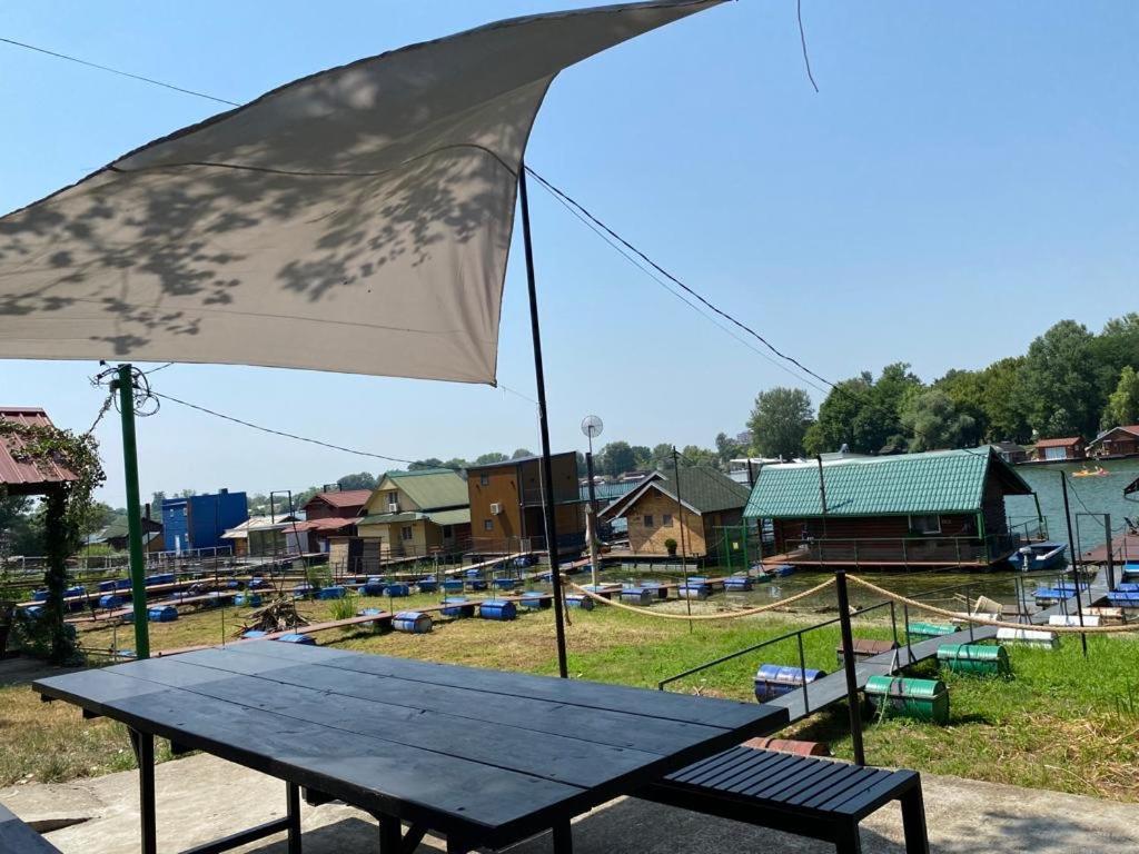Loup 1981 Villa Bezanija Ngoại thất bức ảnh